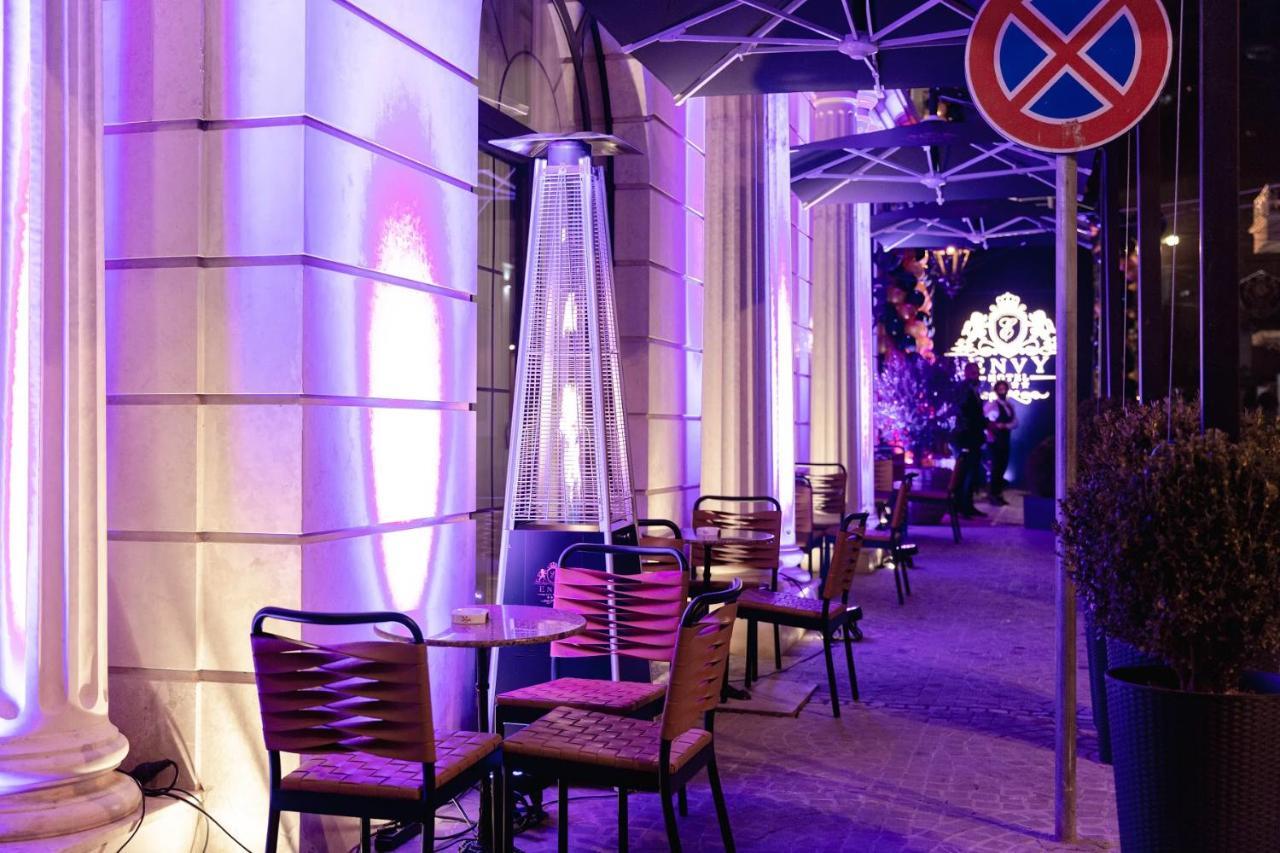 Envy Hotel Durrës Buitenkant foto