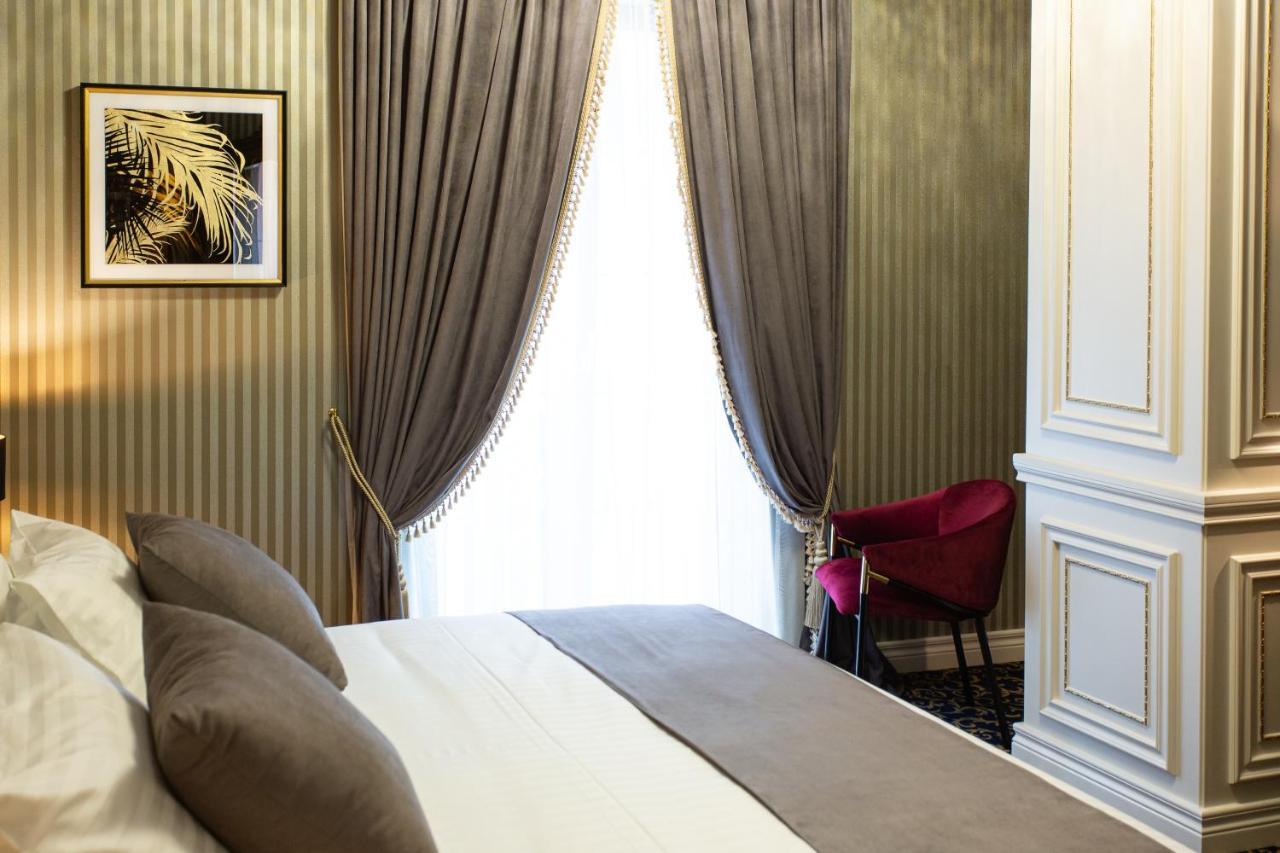 Envy Hotel Durrës Buitenkant foto