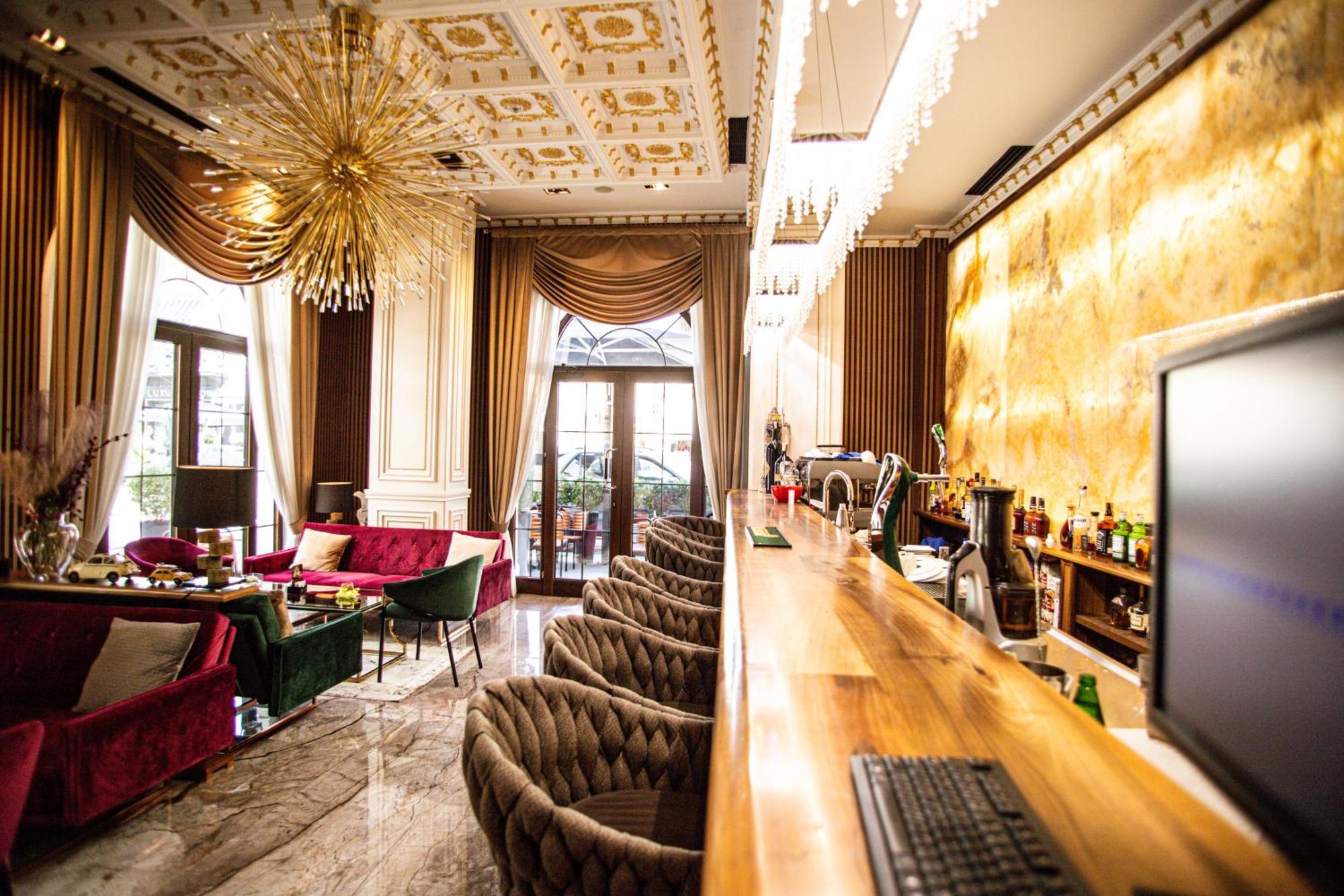 Envy Hotel Durrës Buitenkant foto