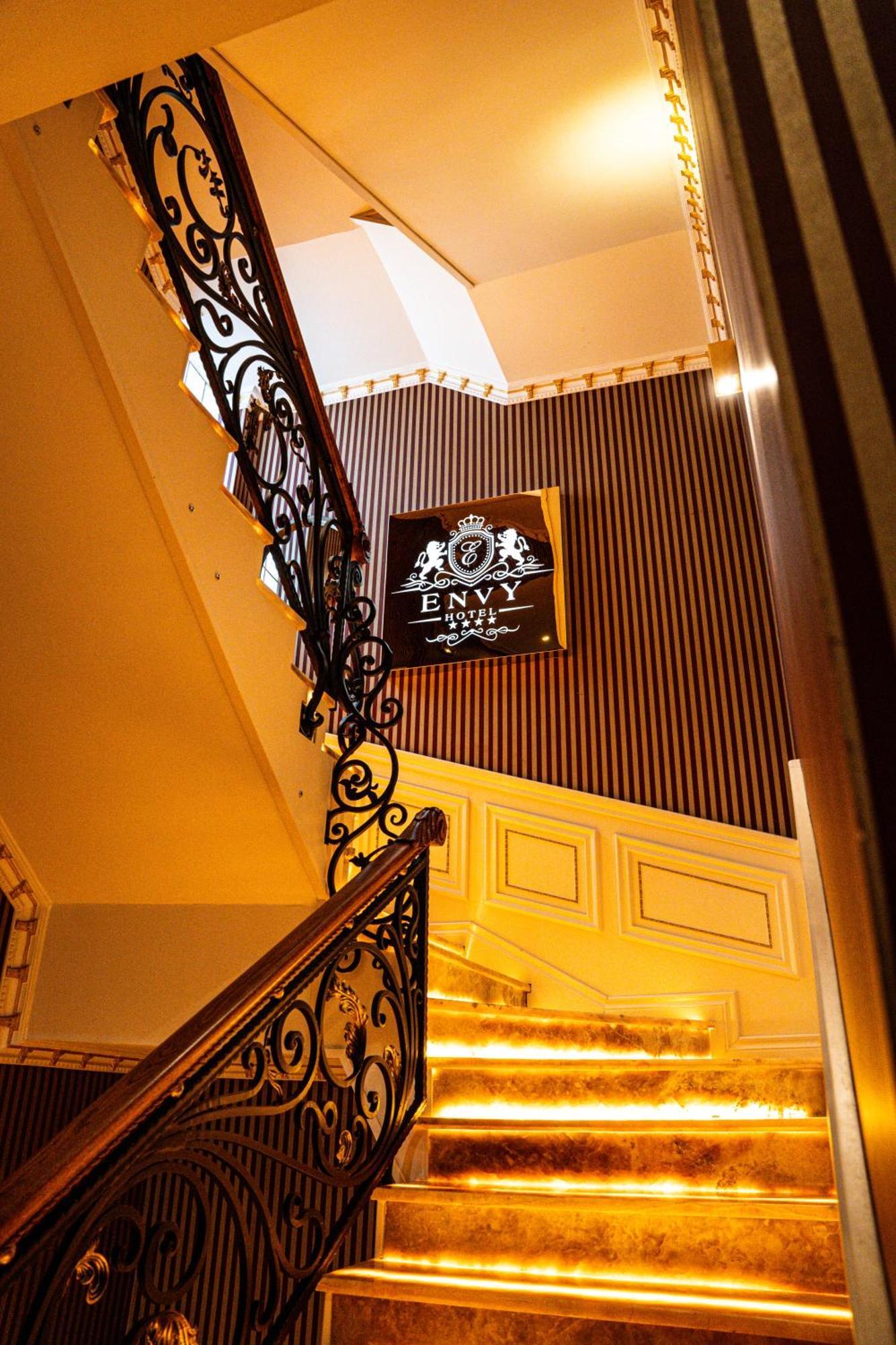 Envy Hotel Durrës Buitenkant foto