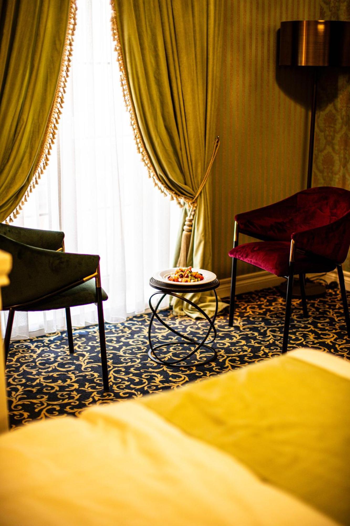 Envy Hotel Durrës Buitenkant foto