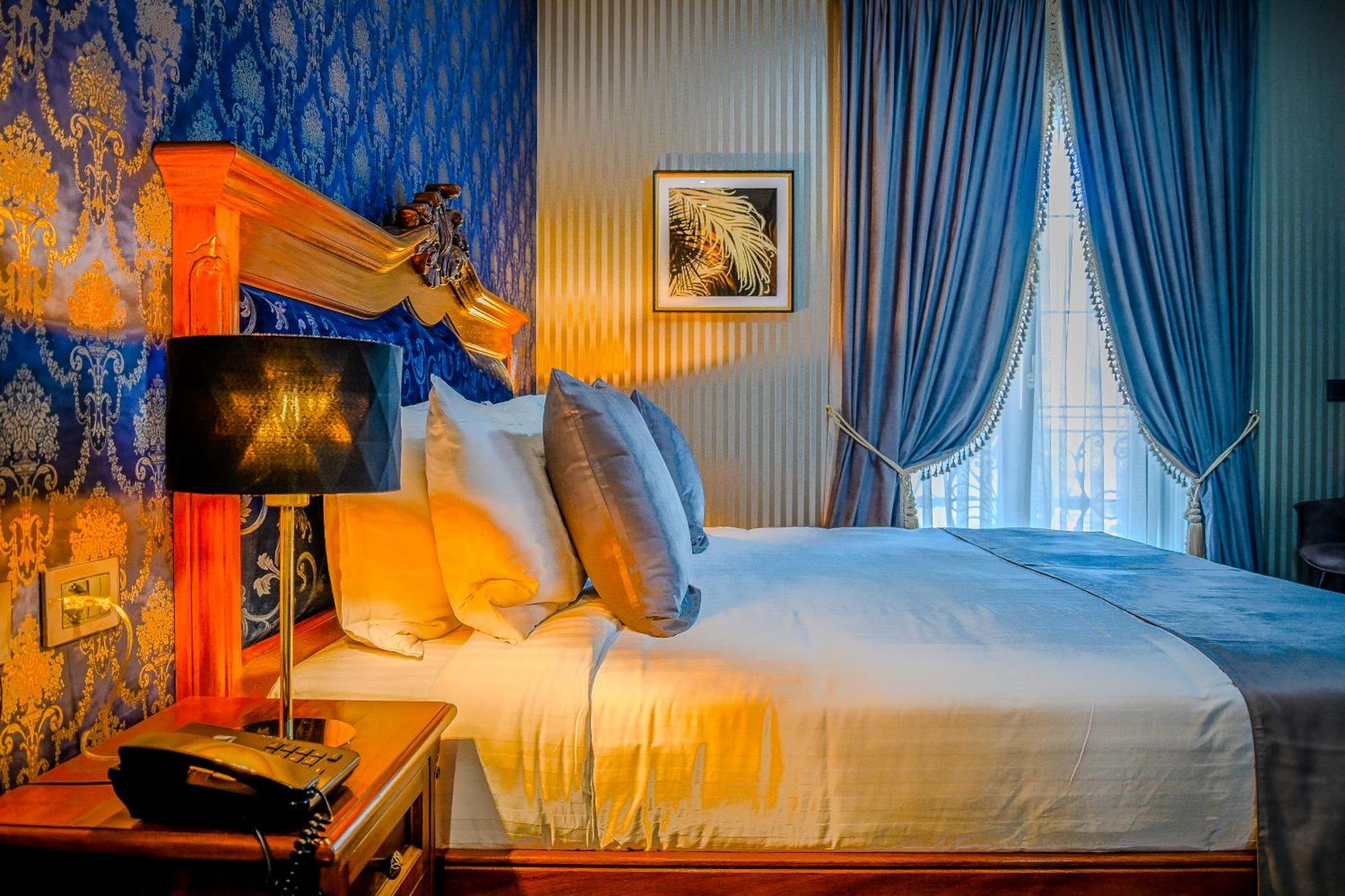 Envy Hotel Durrës Buitenkant foto