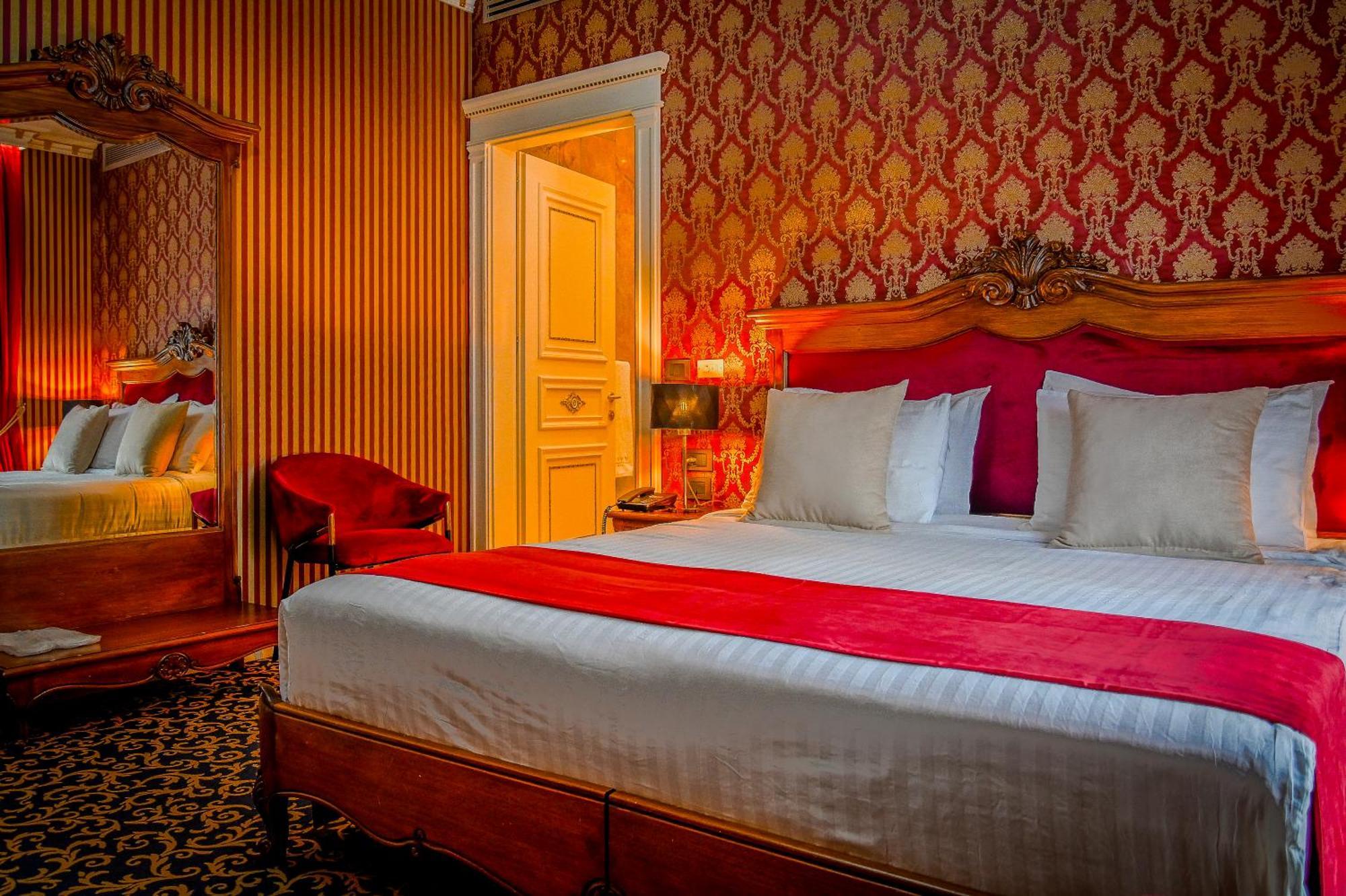 Envy Hotel Durrës Buitenkant foto